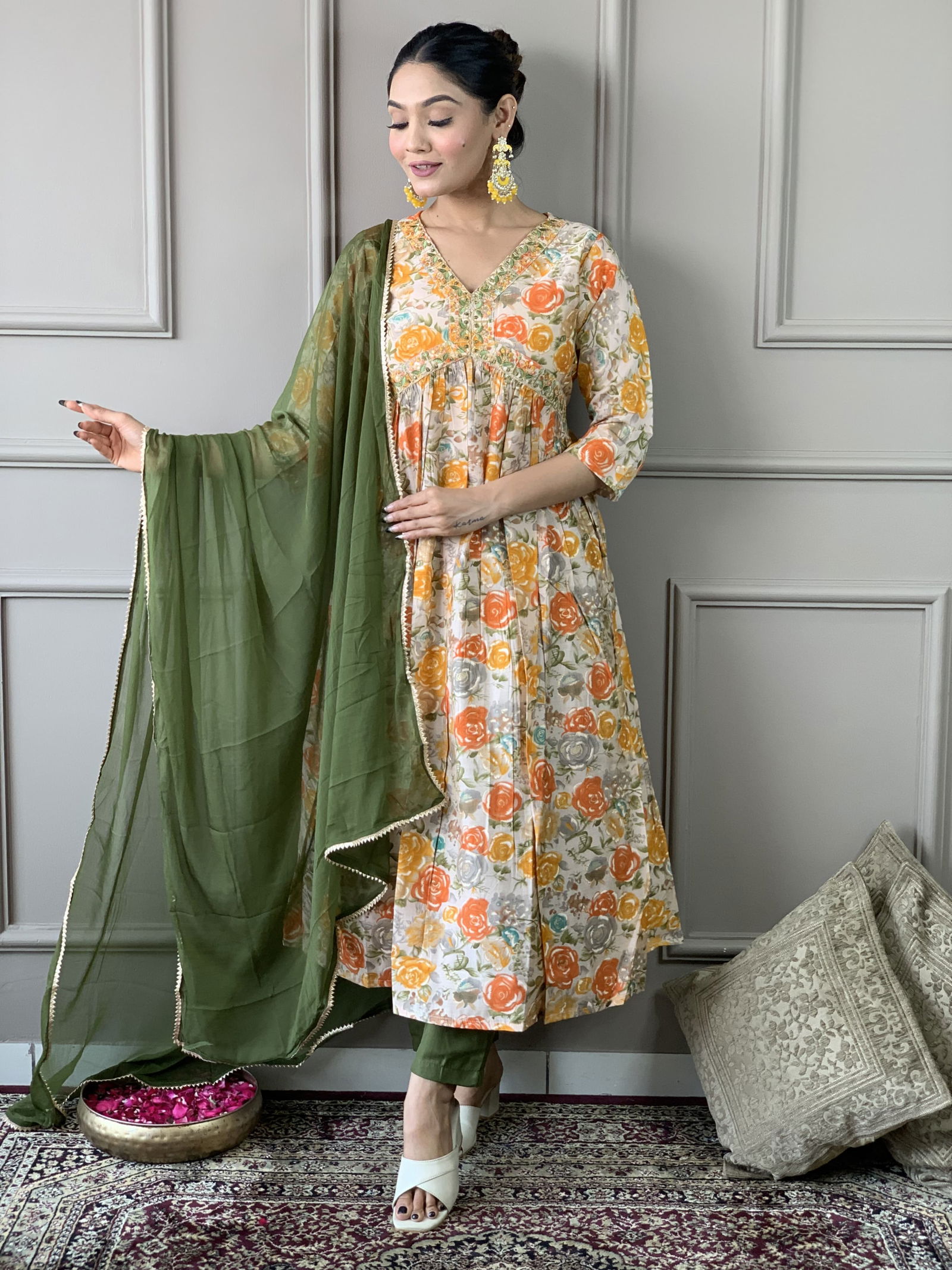 Kalaai Fashion Viscose Rayon Alia Cut Kurti With Bottom Dupatta Wholesalers In Delhi
